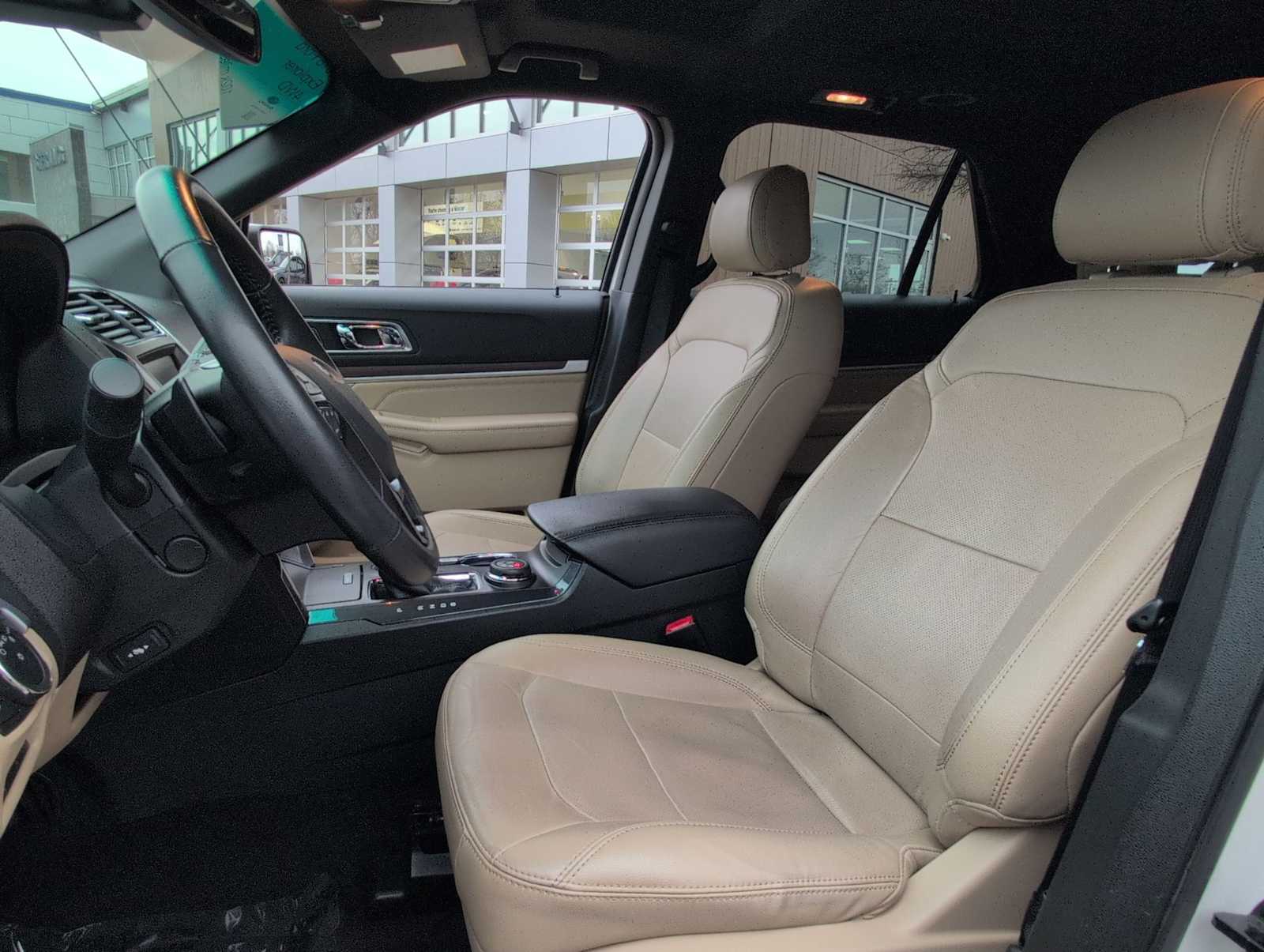 Thumbnail: 2016 Ford Explorer - 16