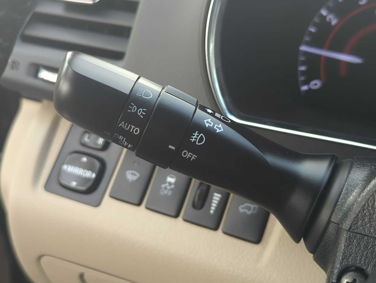 Thumbnail: 2013 Toyota Highlander - 28