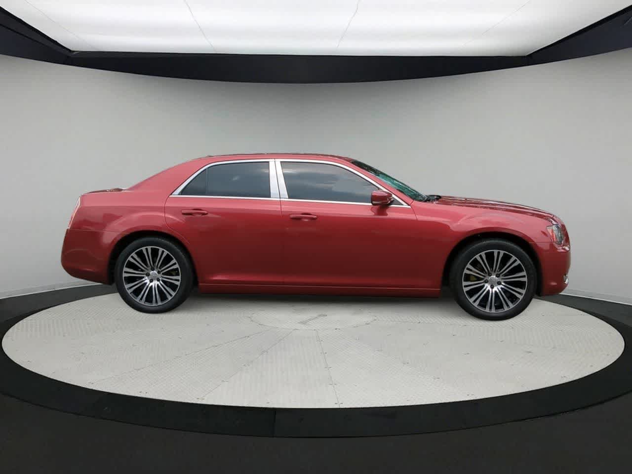 Thumbnail: 2014 Chrysler 300 - 9