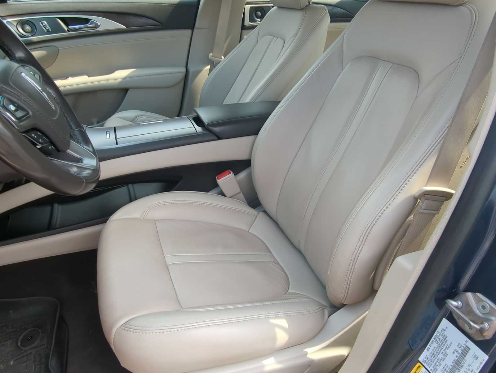 Thumbnail: 2019 Lincoln MKZ - 17