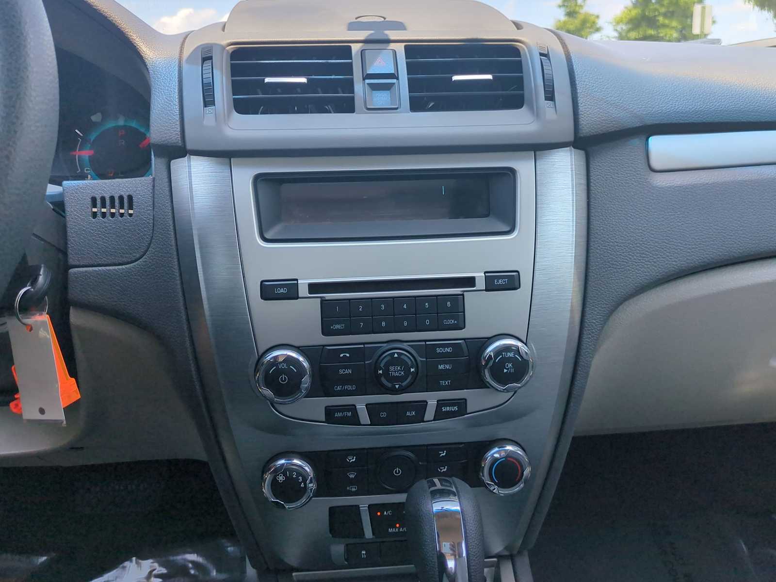 Thumbnail: 2010 Ford Fusion - 26