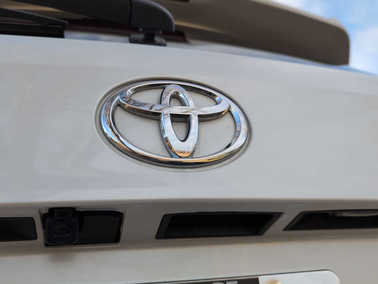 Thumbnail: 2023 Toyota Highlander - 12