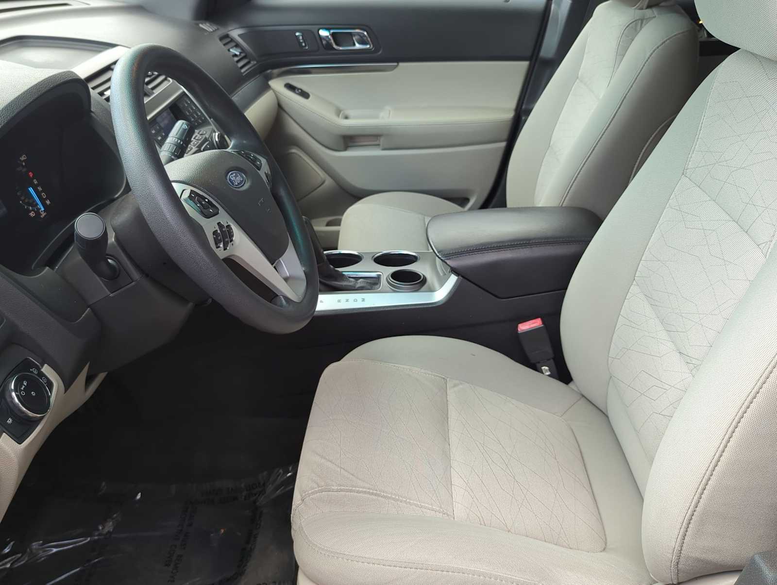 Thumbnail: 2013 Ford Explorer - 10