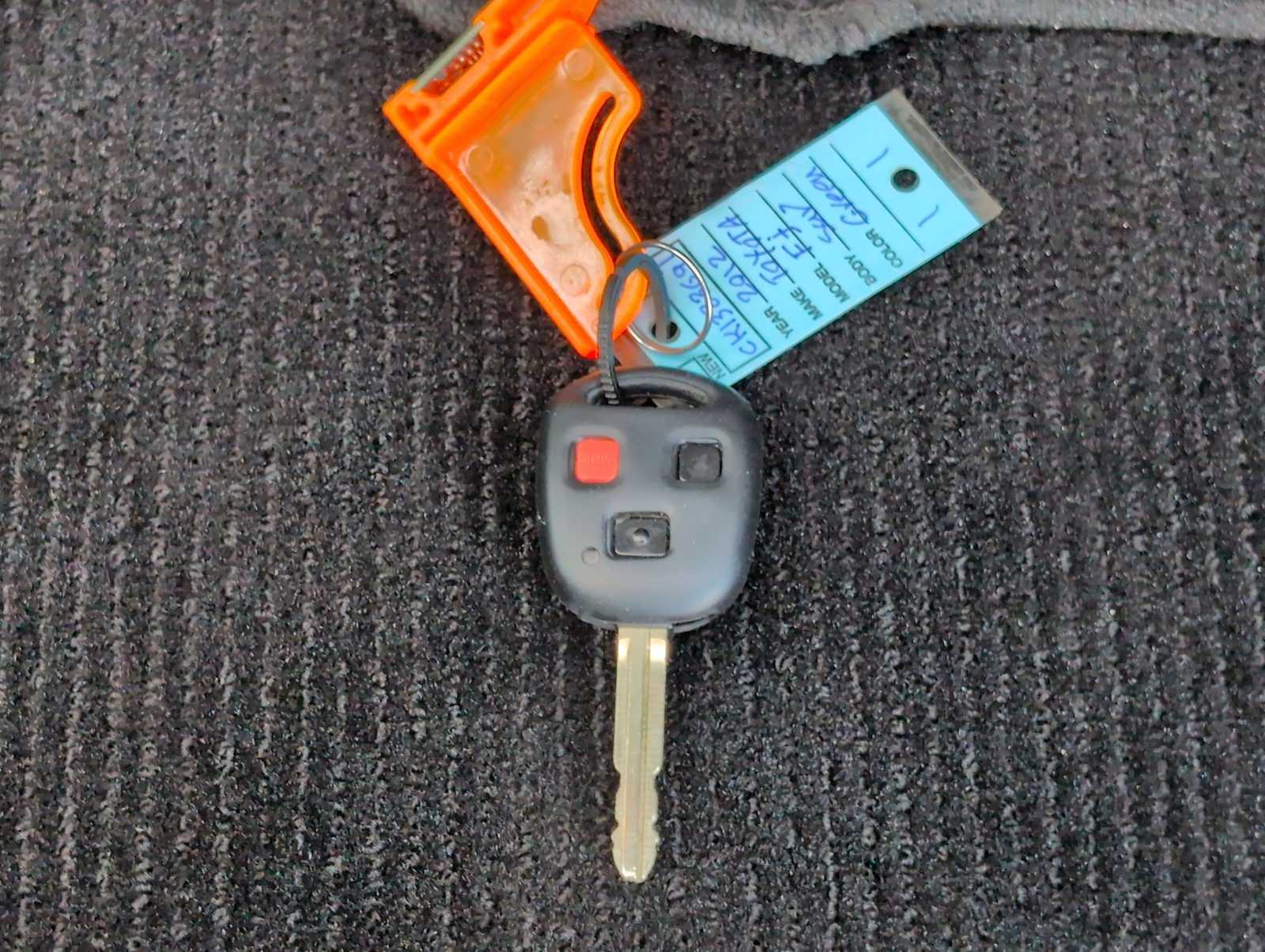 Thumbnail: 2012 Toyota FJ Cruiser - 32