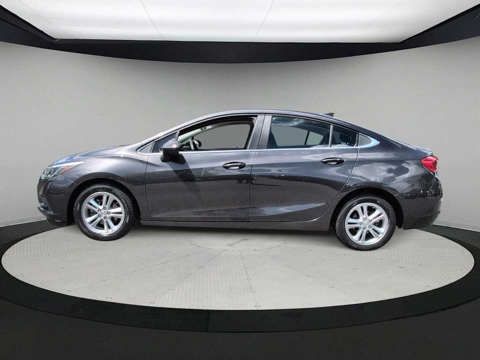 Thumbnail: 2017 Chevrolet Cruze - 5