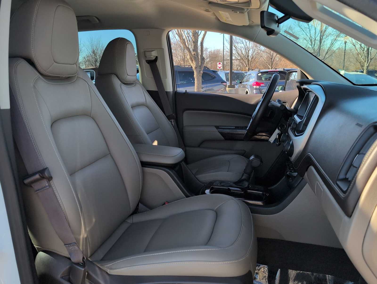 Thumbnail: 2016 GMC Canyon - 22