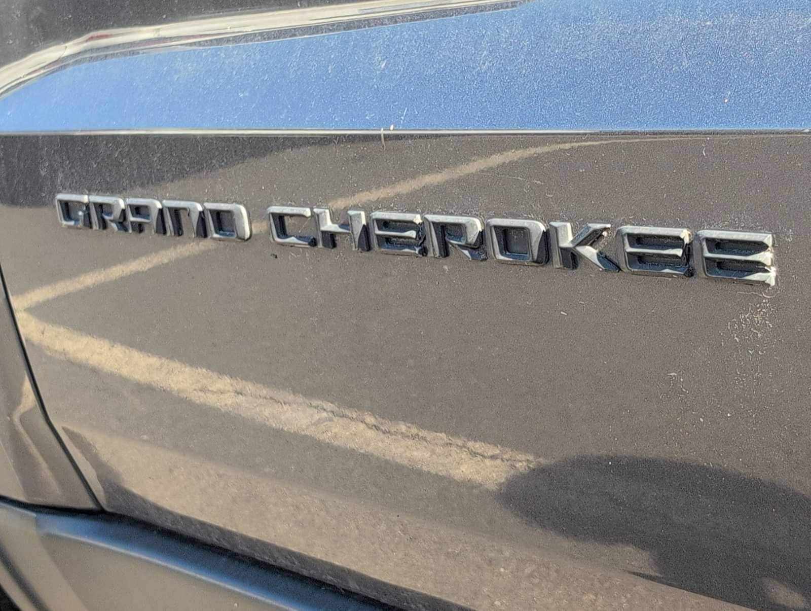 Thumbnail: 2015 Jeep Grand Cherokee - 13