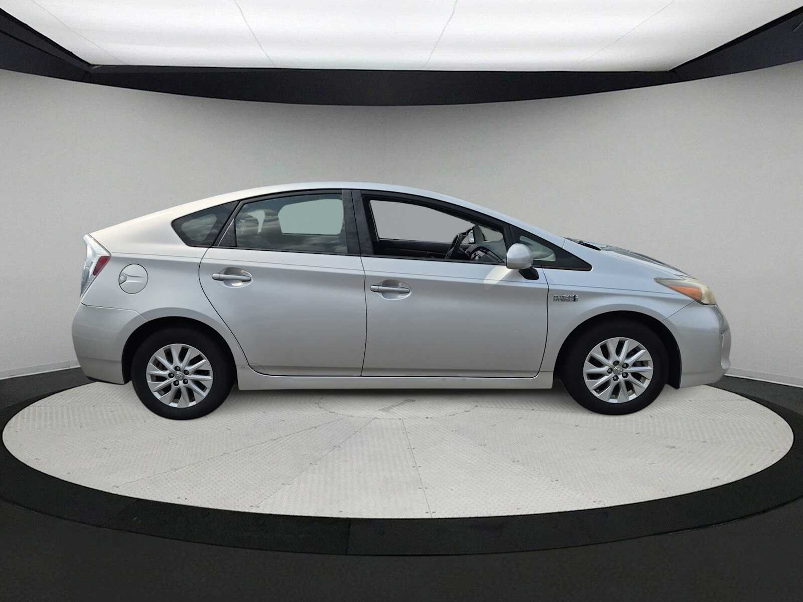 2013 Toyota Prius Plug-In Base - Photo 9