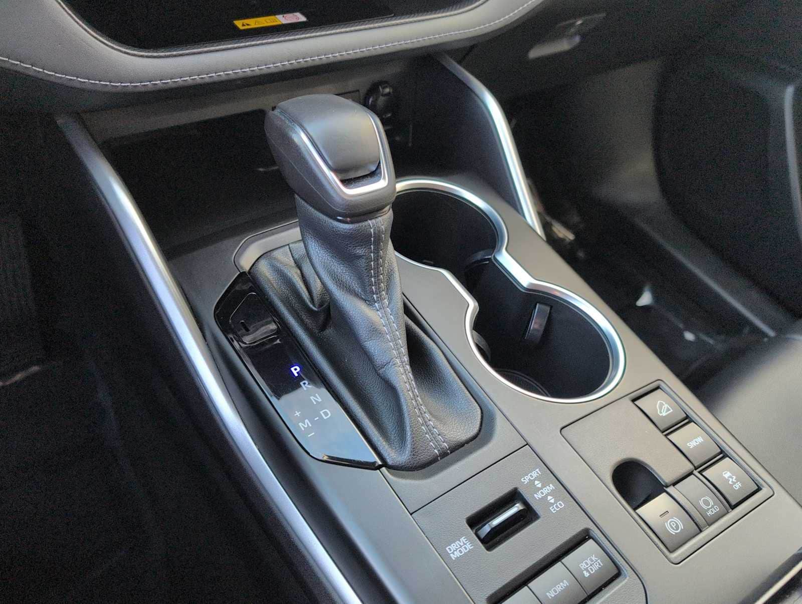 Thumbnail: 2023 Toyota Highlander - 31