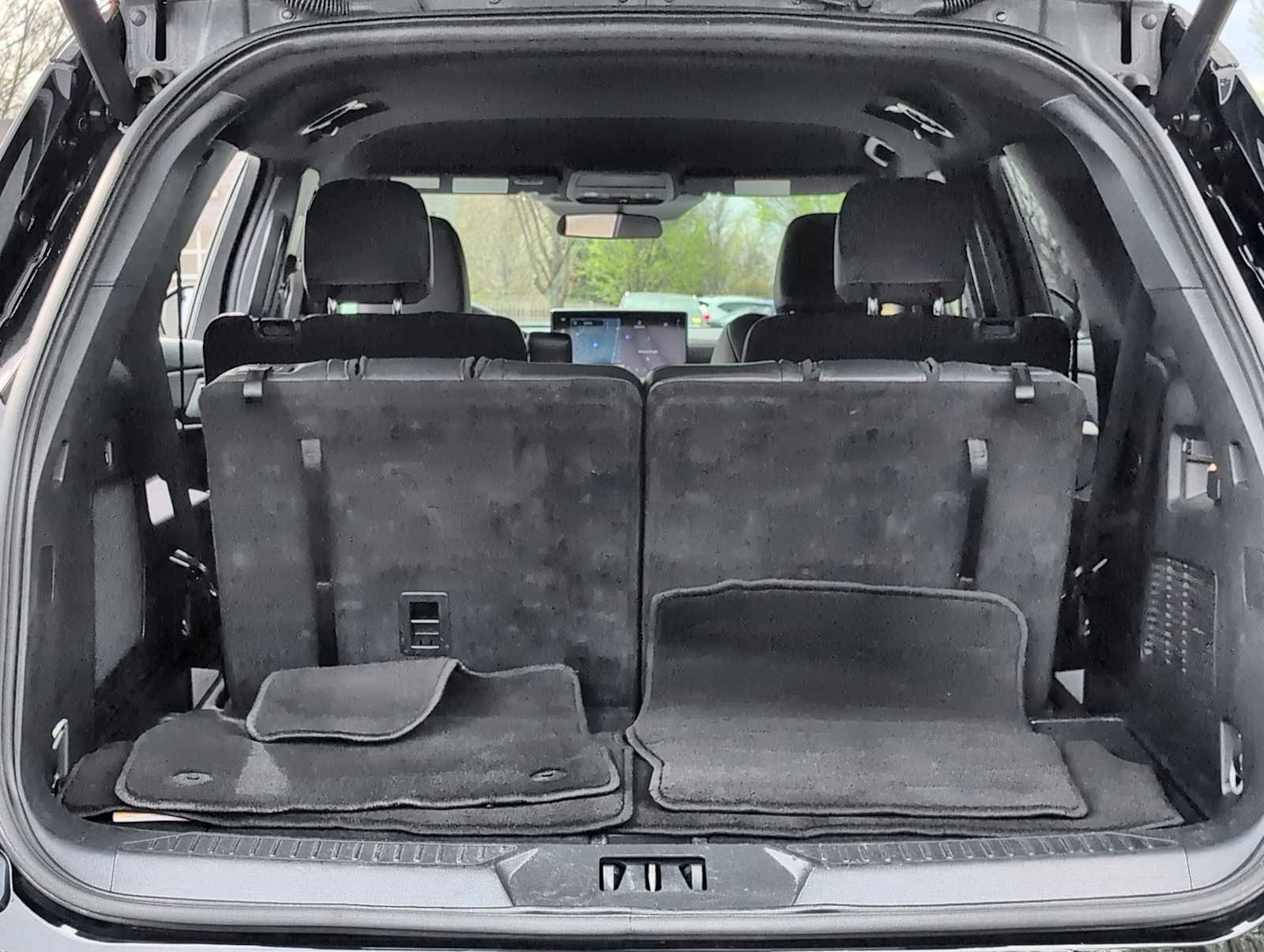 Thumbnail: 2025 Ford Explorer - 33