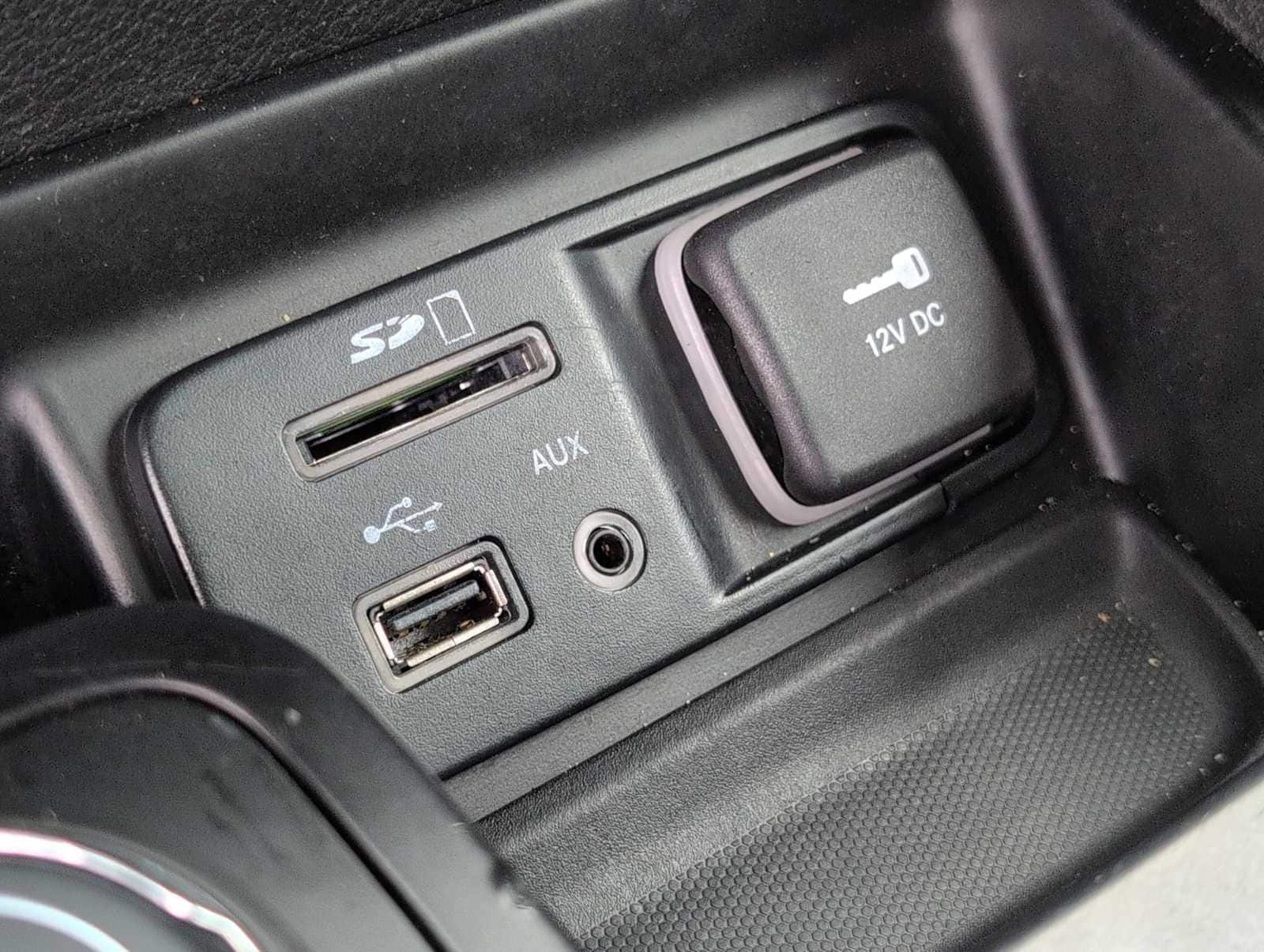 Thumbnail: 2015 Jeep Cherokee - 30