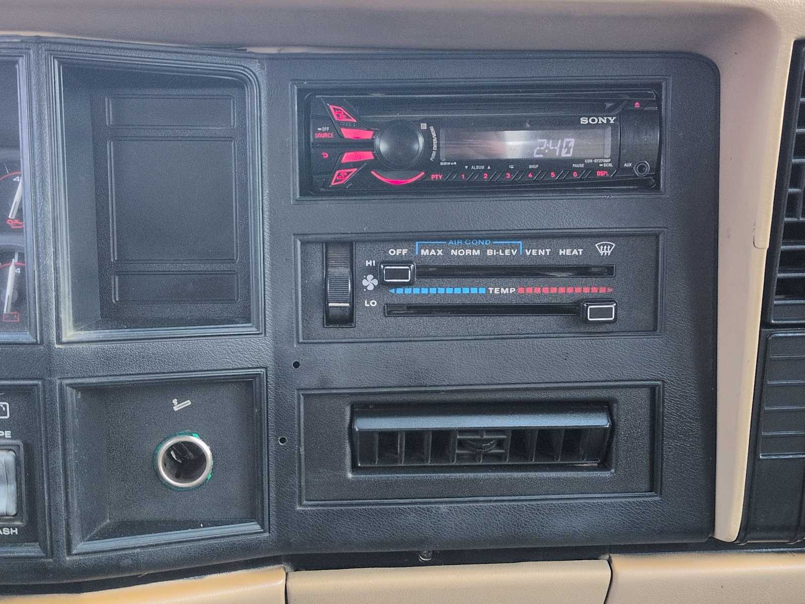 Thumbnail: 1994 Jeep Cherokee - 25