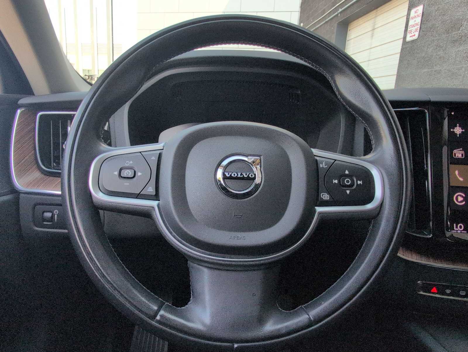 Thumbnail: 2021 Volvo XC60 - 22