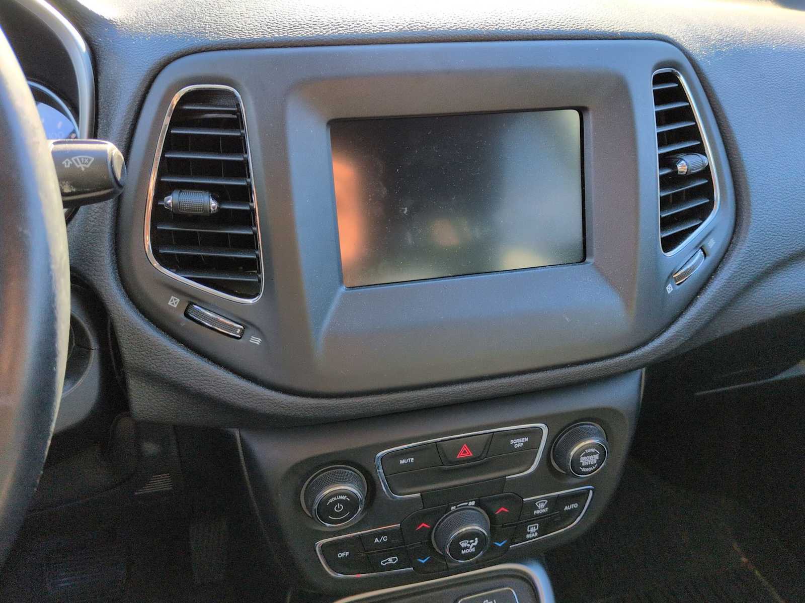 Thumbnail: 2019 Jeep Compass - 28