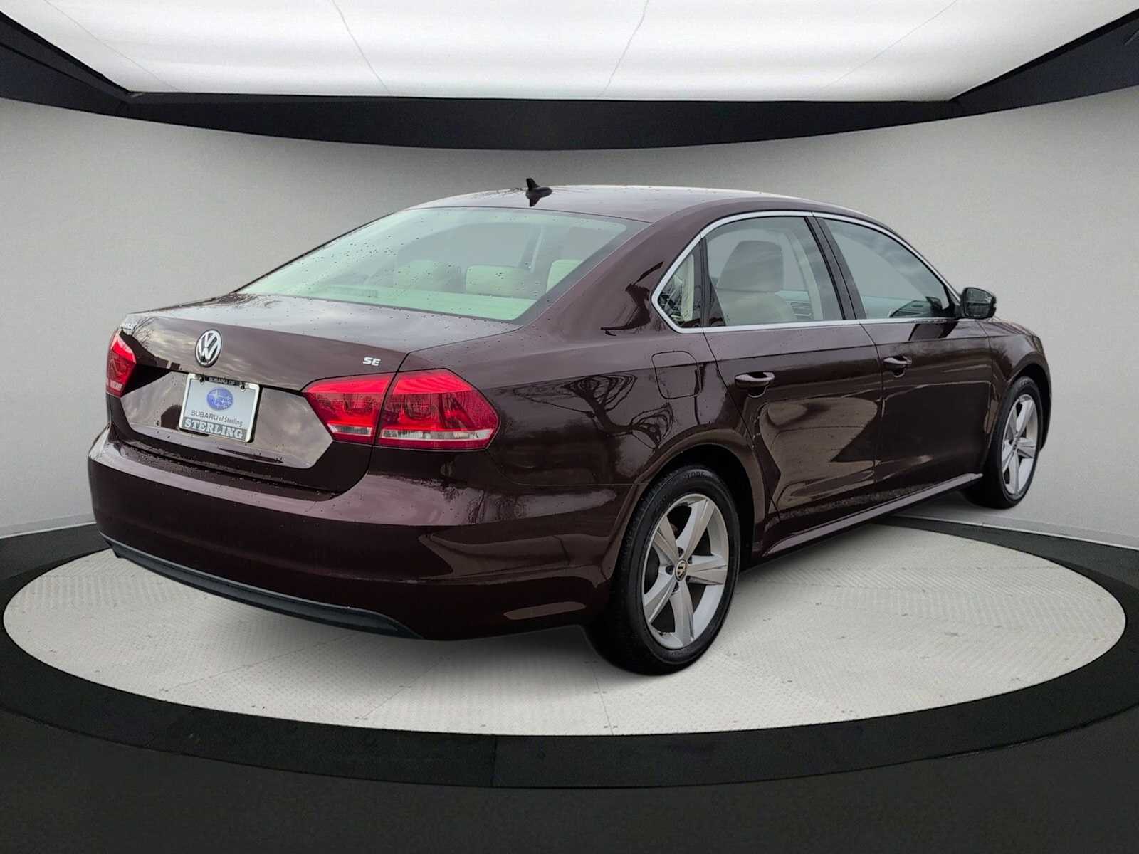 Thumbnail: 2013 Volkswagen Passat - 8