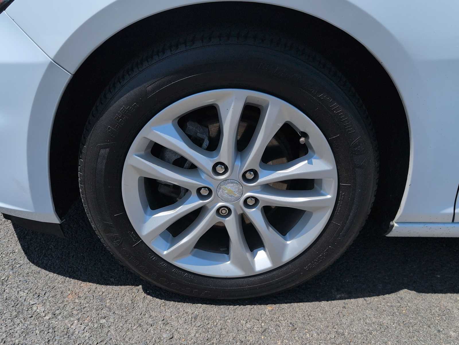 Thumbnail: 2016 Chevrolet Malibu - 14