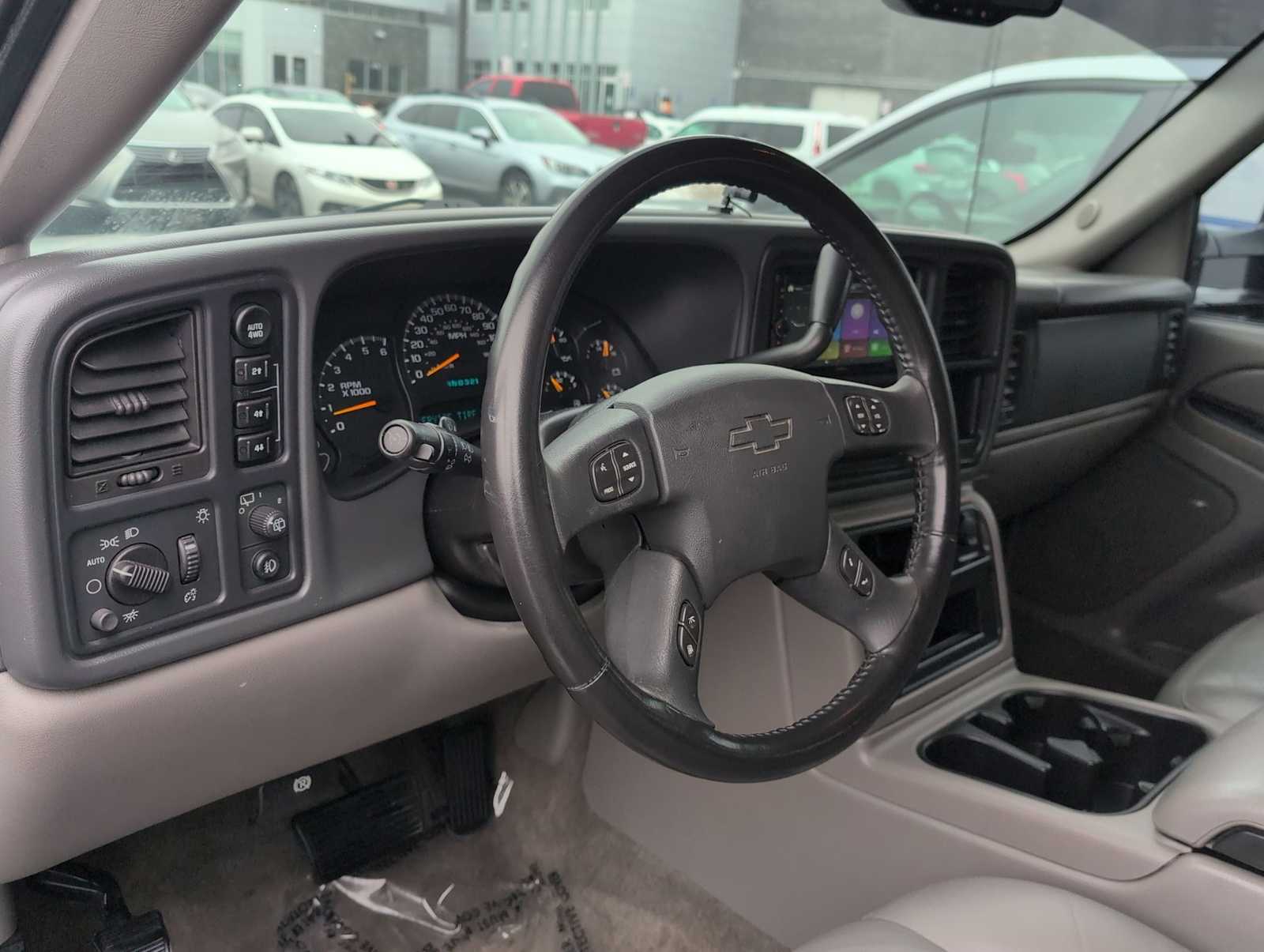 Thumbnail: 2005 Chevrolet Suburban - 10