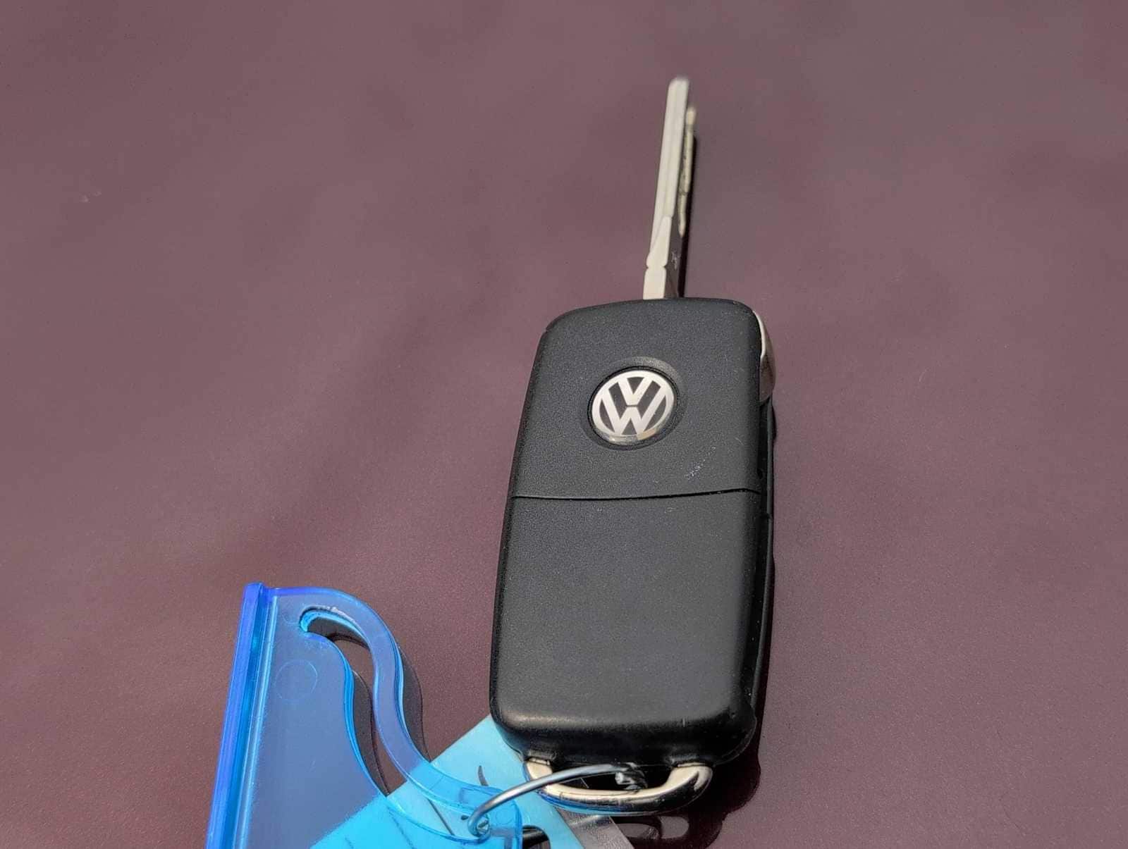 Thumbnail: 2013 Volkswagen Passat - 32