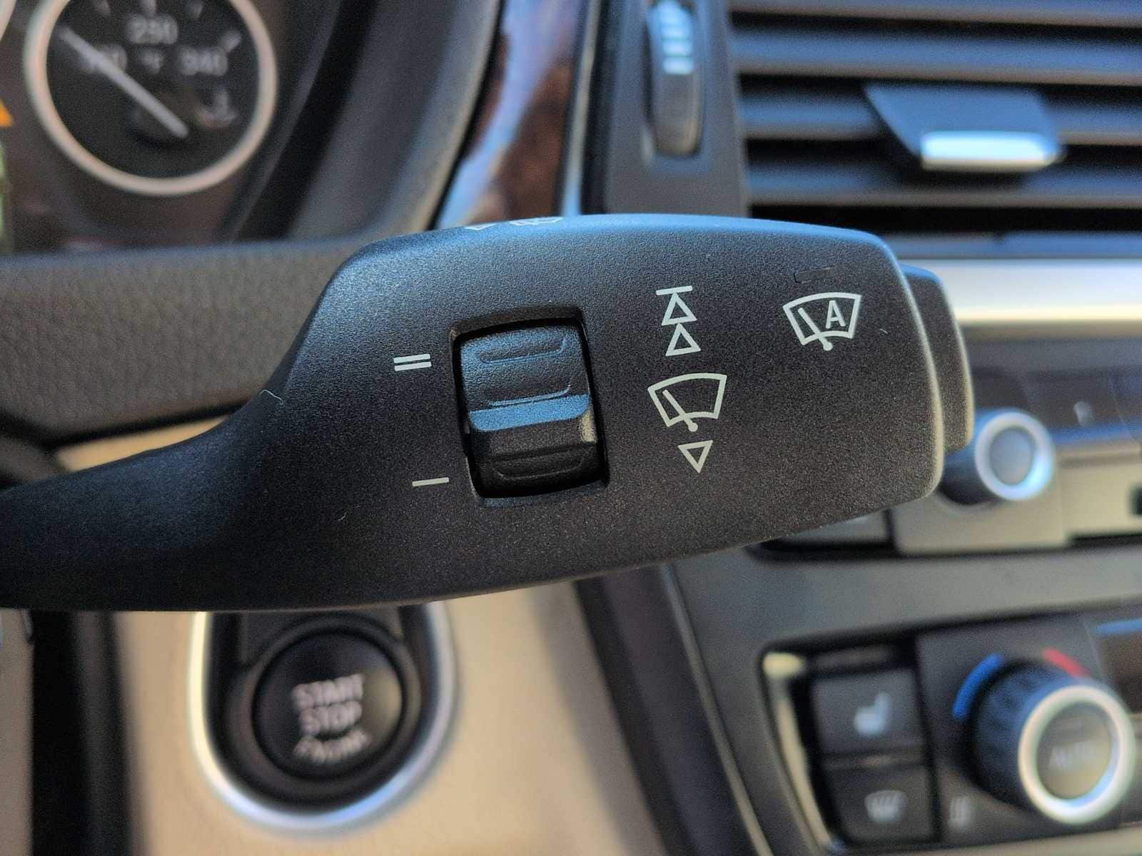 Thumbnail: 2014 BMW 3 Series - 26