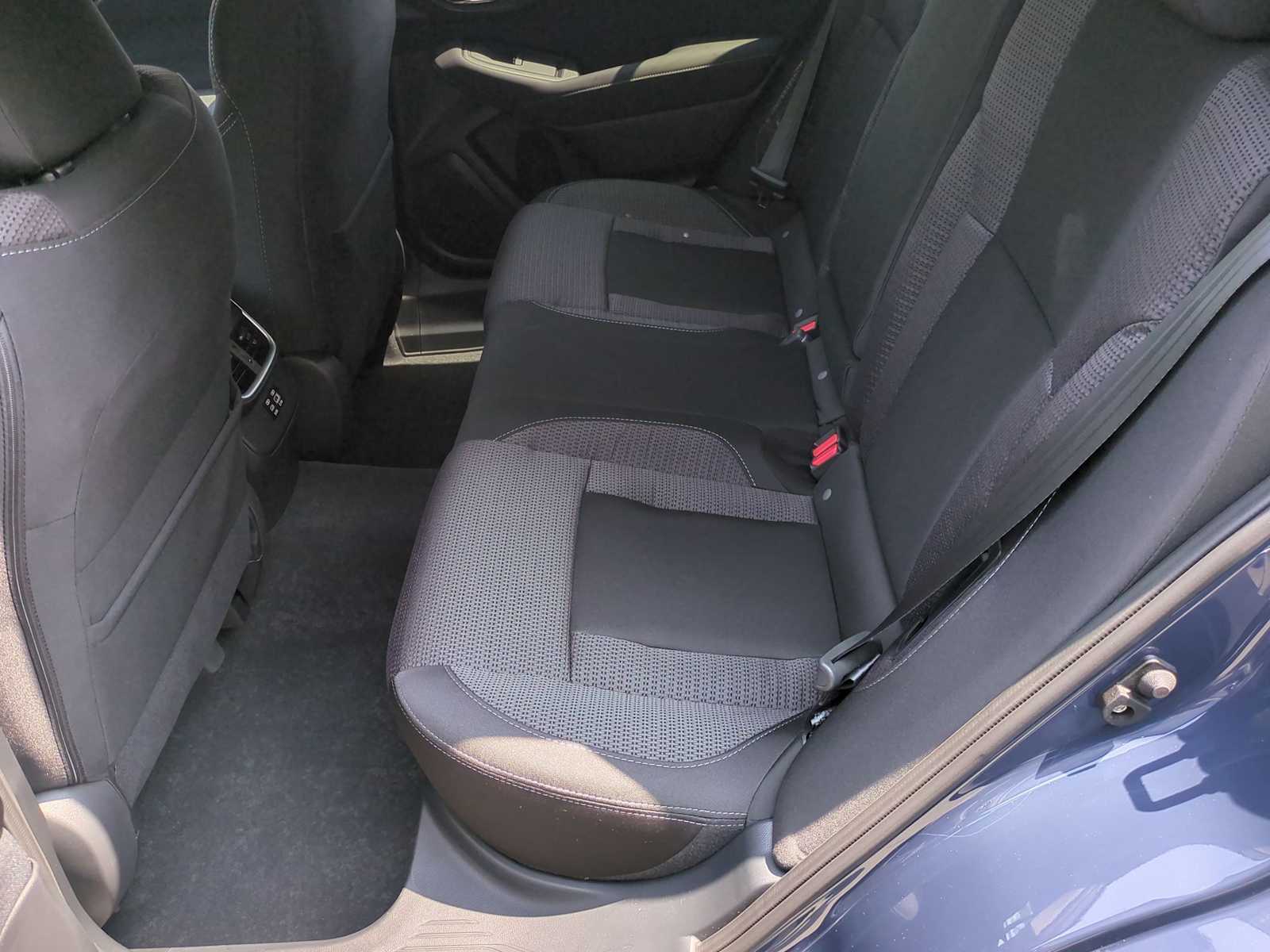 2025 Subaru Outback Premium 12