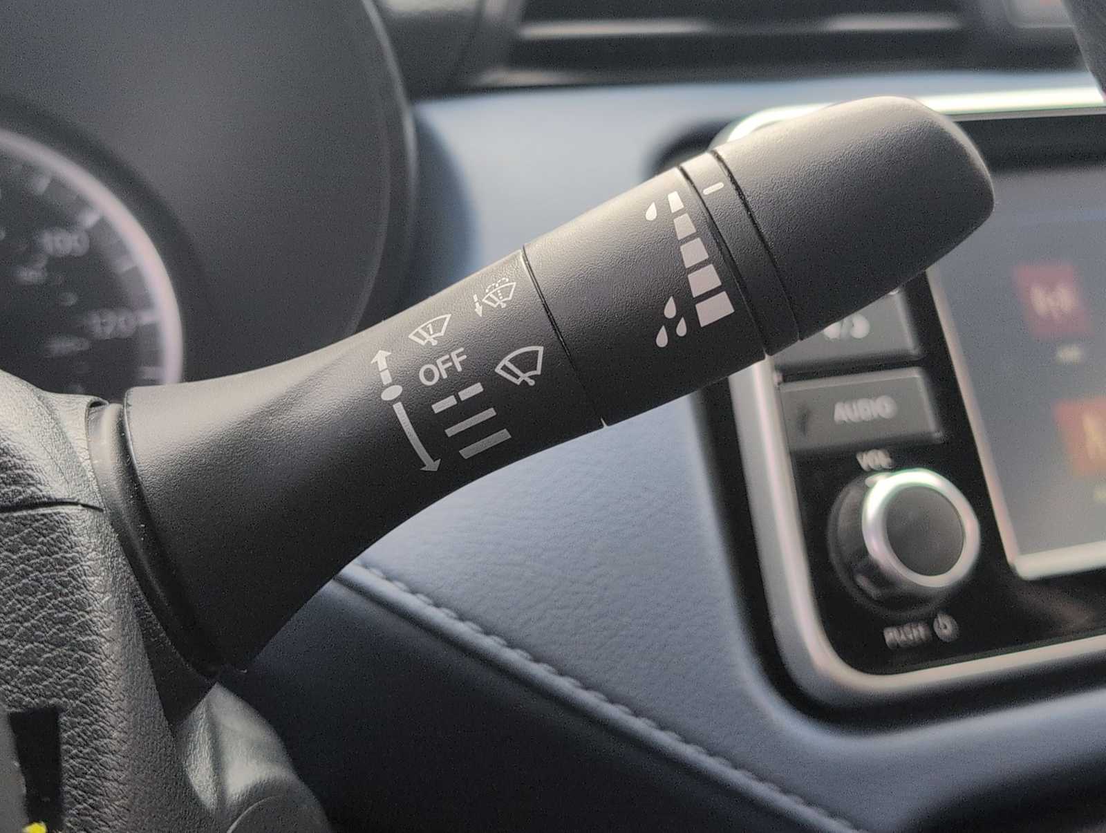 2025 Nissan Versa Sedan SV - Photo 23
