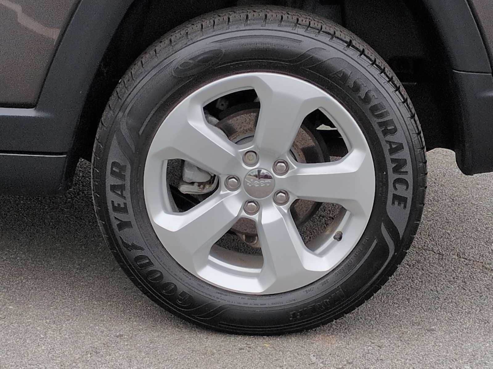 Thumbnail: 2019 Jeep Compass - 14