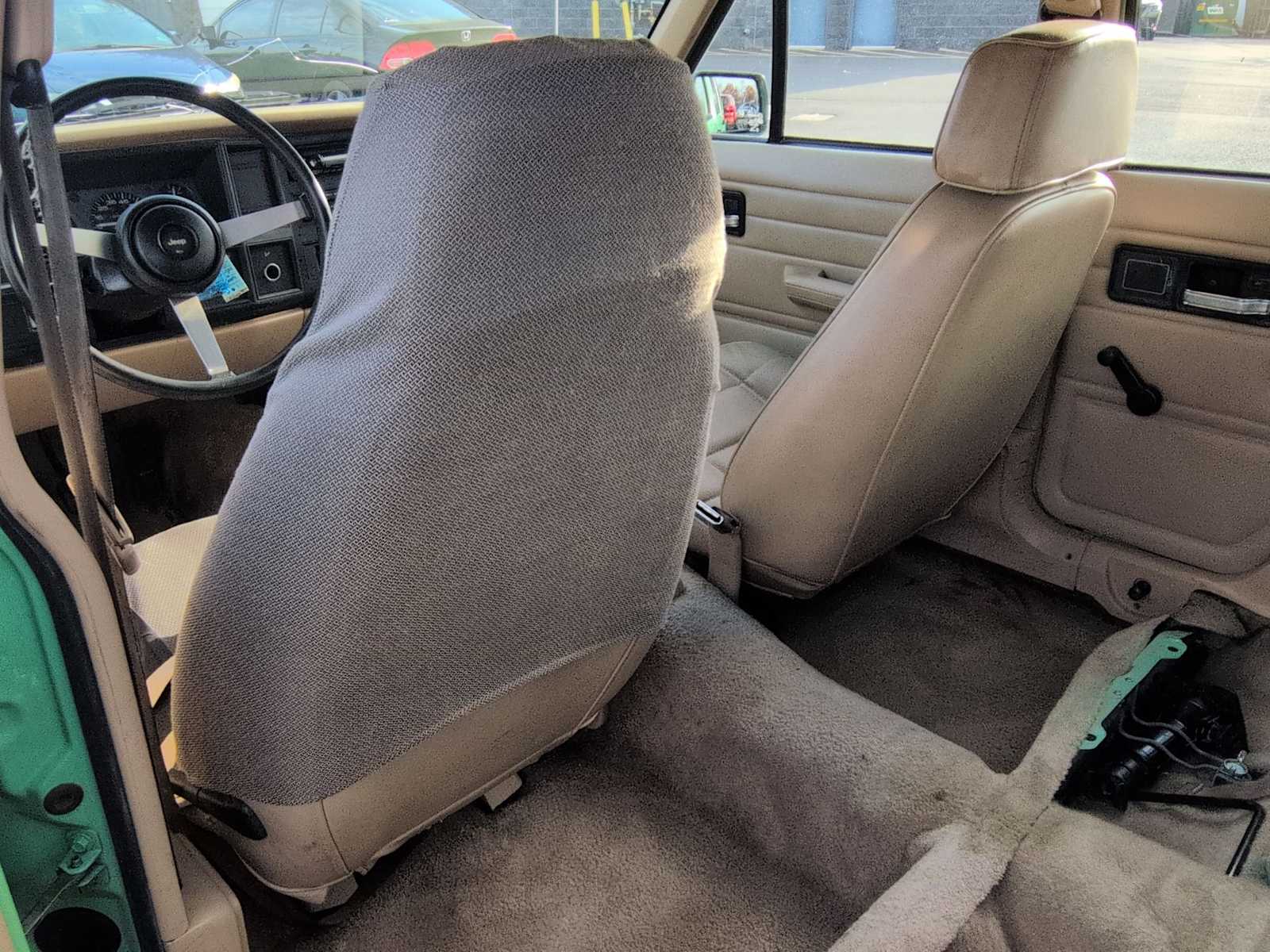 Thumbnail: 1994 Jeep Cherokee - 18