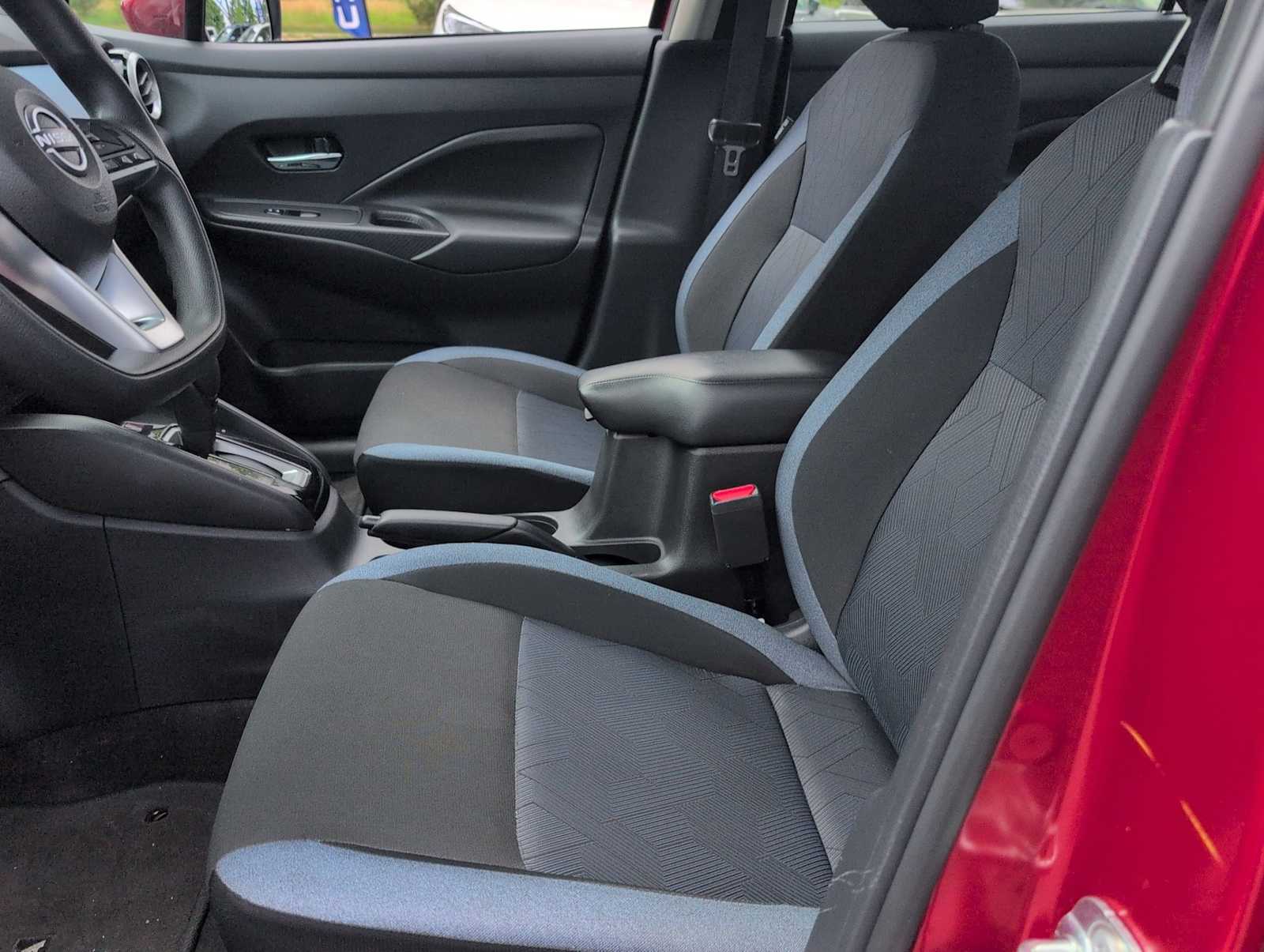 2025 Nissan Versa Sedan SV - Photo 15