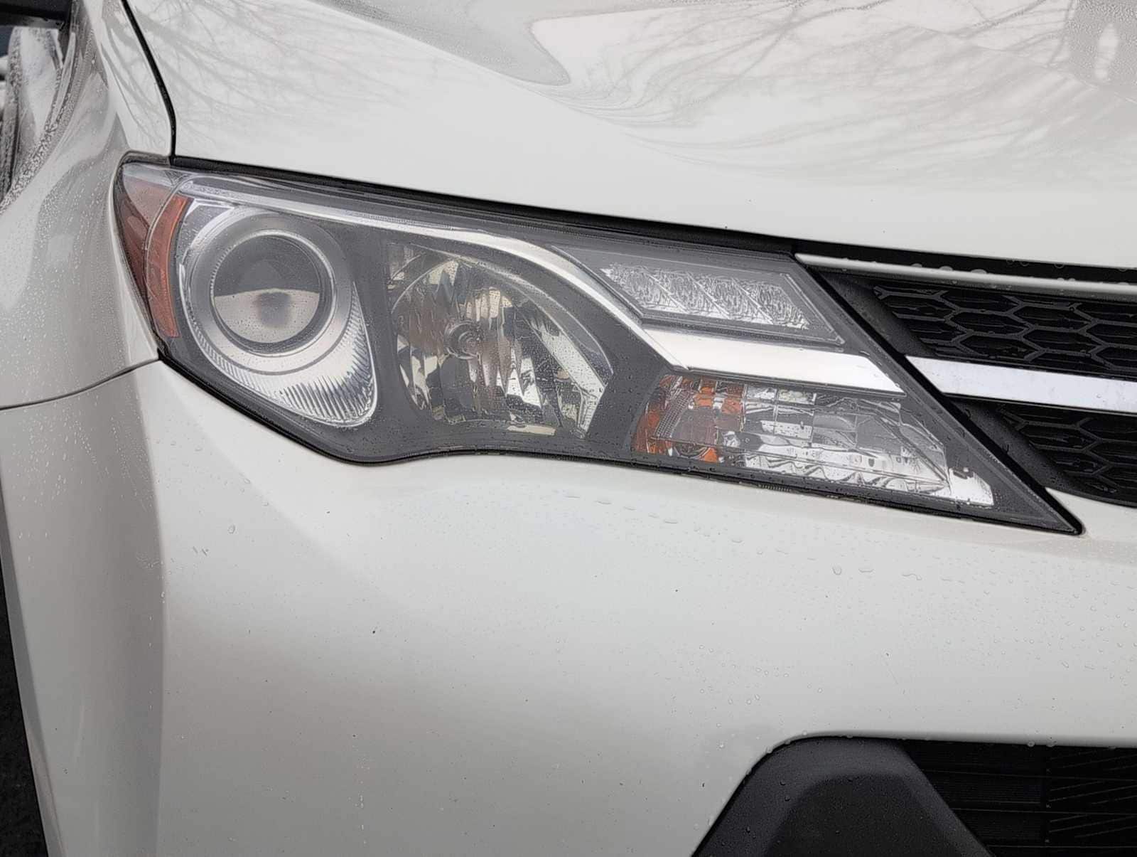 Thumbnail: 2014 Toyota RAV4 - 11