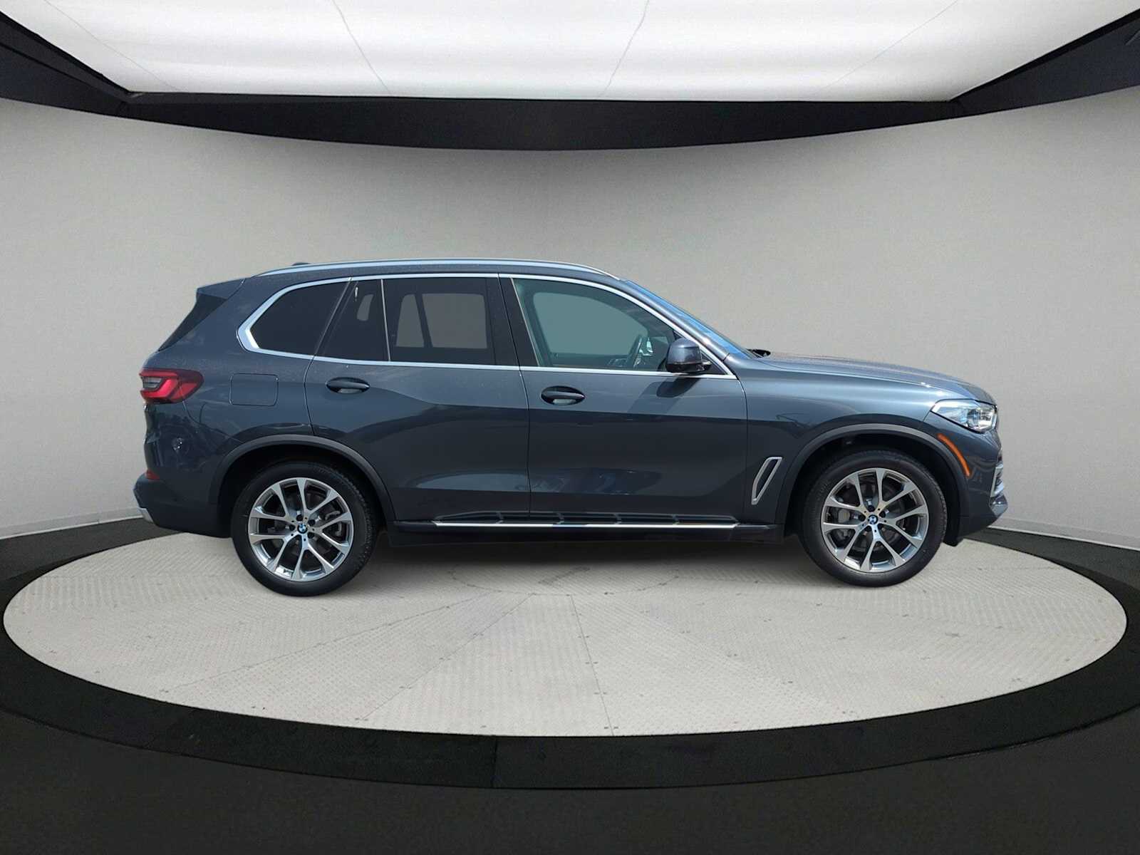 Thumbnail: 2022 BMW X5 - 9