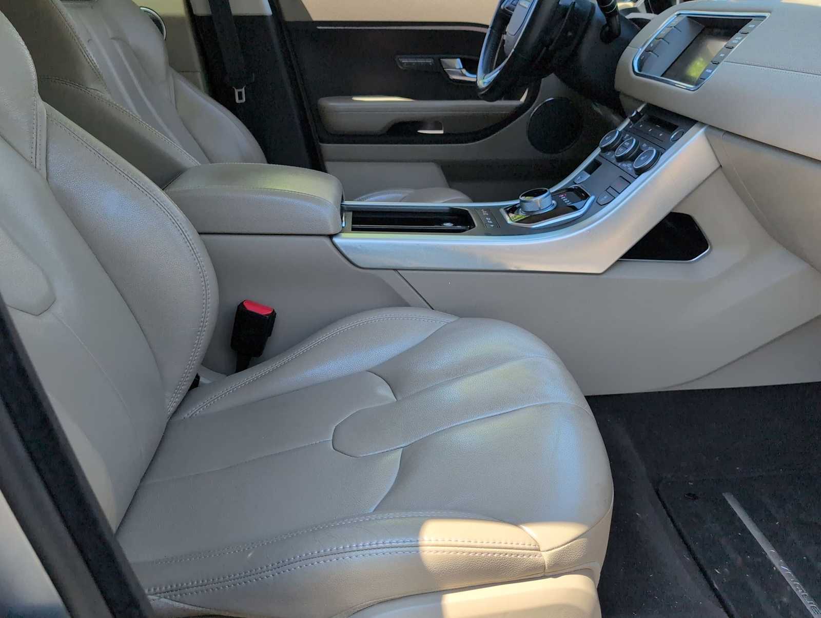 Thumbnail: 2013 Land Rover Range Rover Evoque - 21
