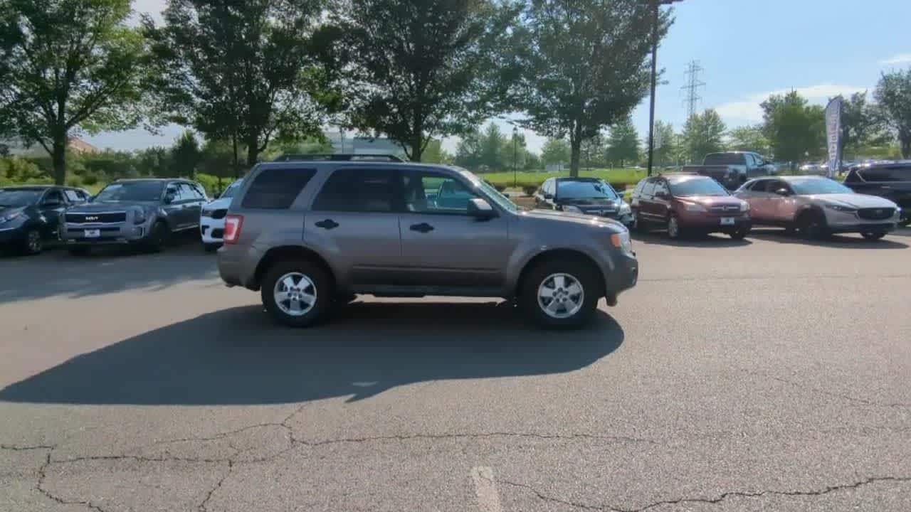 Thumbnail: 2010 Ford Escape - 9