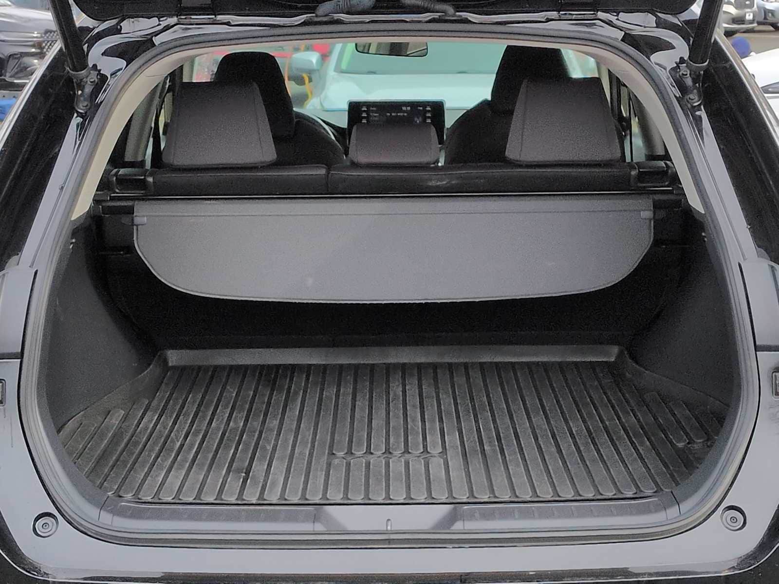 Thumbnail: 2022 Toyota Venza - 33