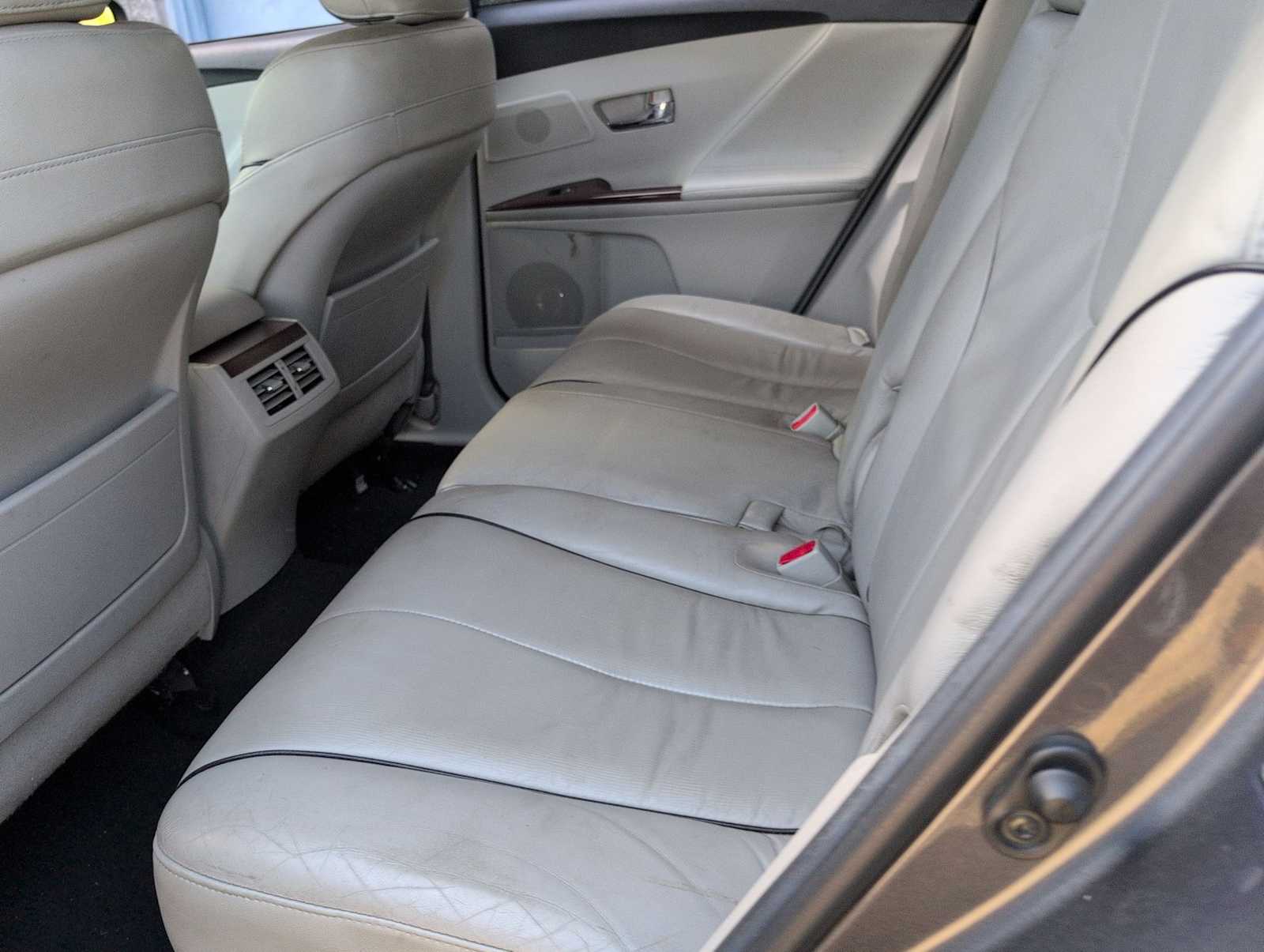 Thumbnail: 2011 Toyota Venza - 19