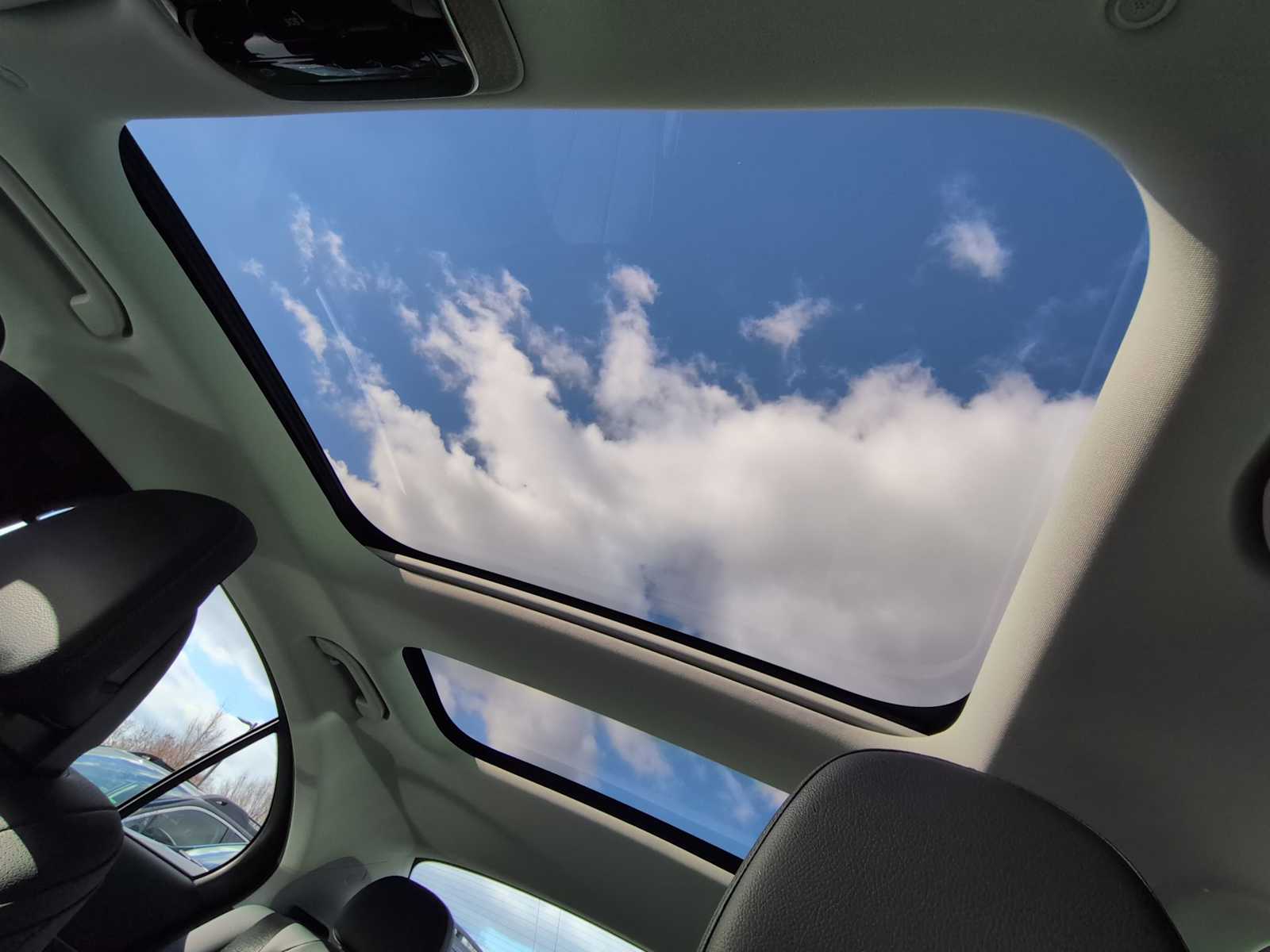 Thumbnail: 2024 Mercedes-Benz E-Class - 19