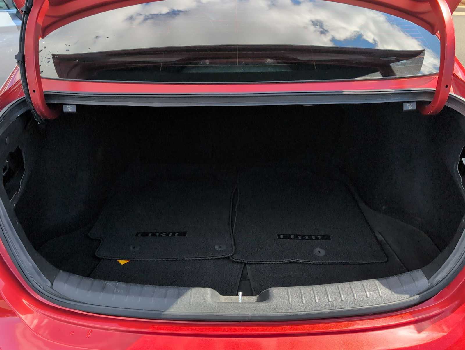 Thumbnail: 2020 Kia Forte - 33