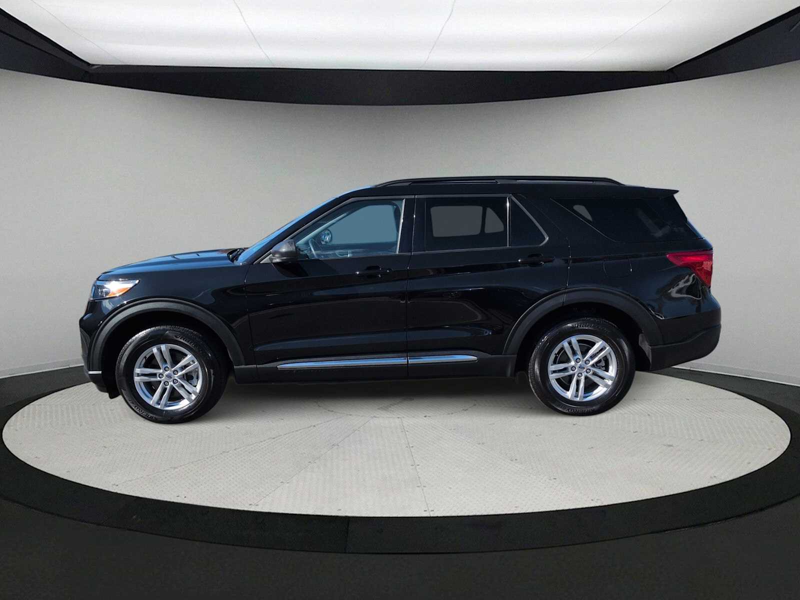 Thumbnail: 2023 Ford Explorer - 5