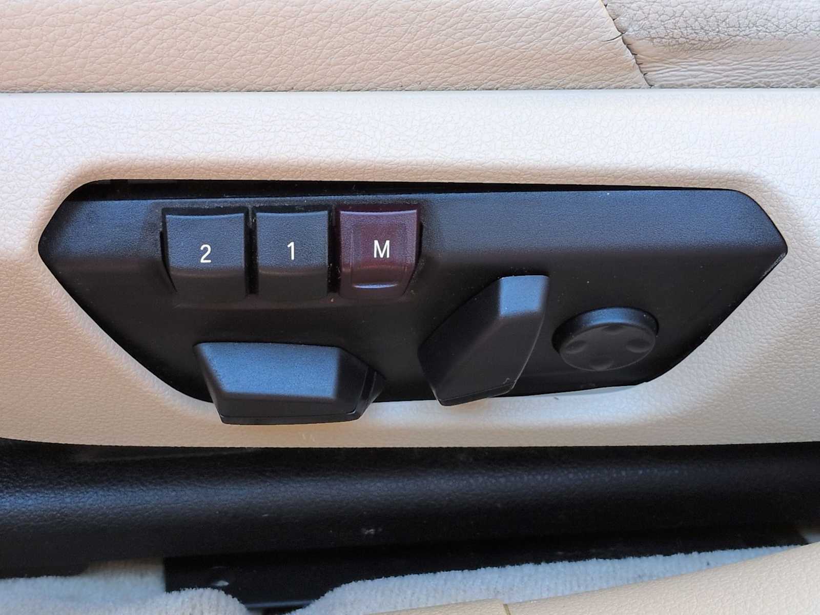 Thumbnail: 2014 BMW 3 Series - 17