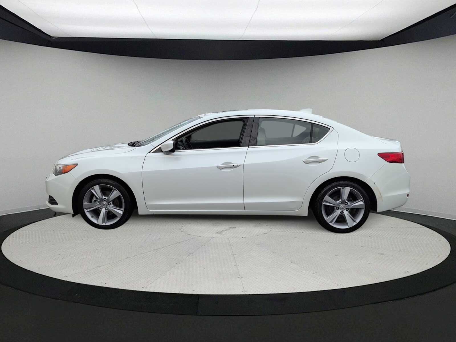 Thumbnail: 2013 Acura ILX - 5
