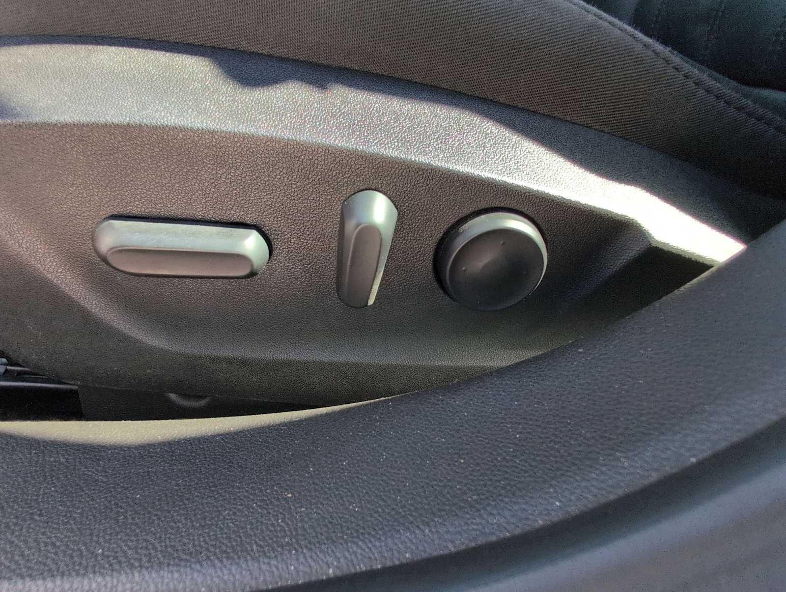 Thumbnail: 2014 Buick Regal - 17