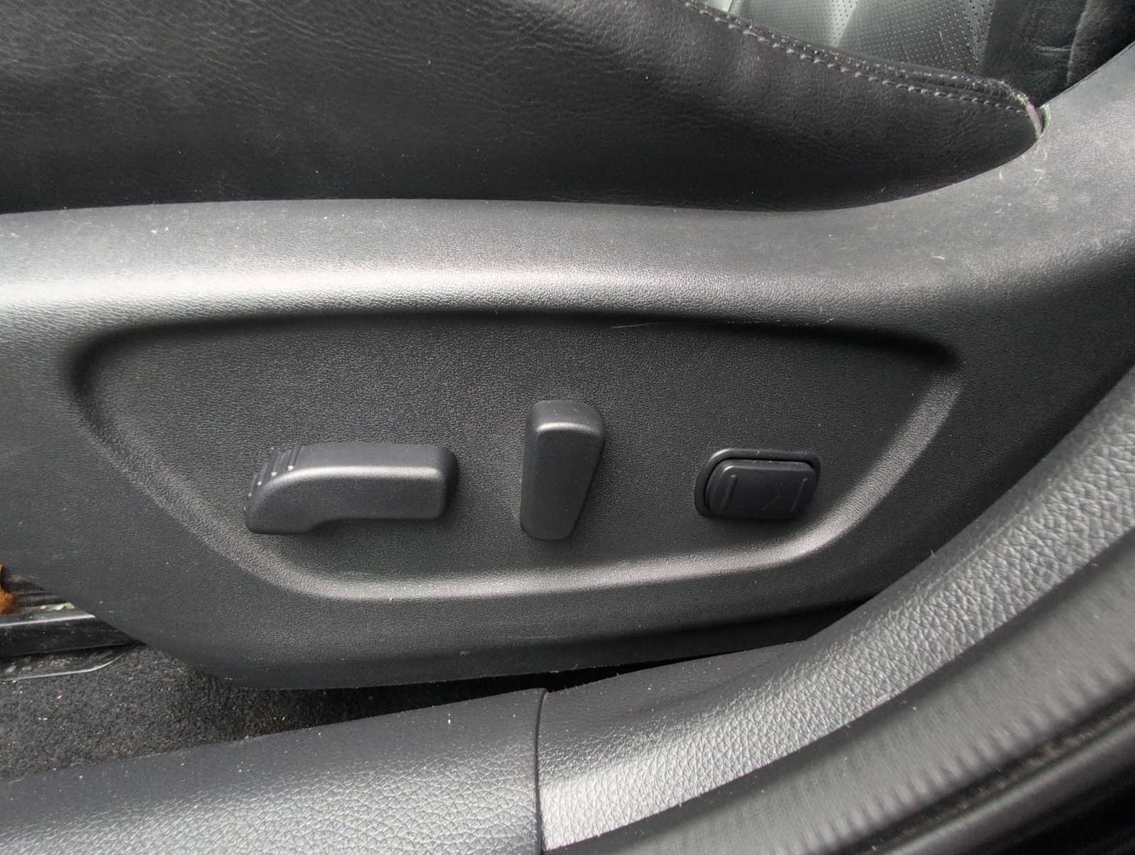 Thumbnail: 2015 Nissan Rogue - 18