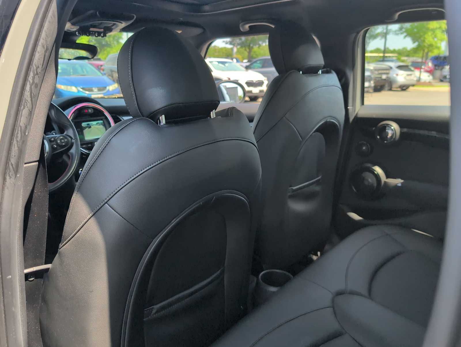 Thumbnail: 2020 MINI Cooper Hardtop - 17