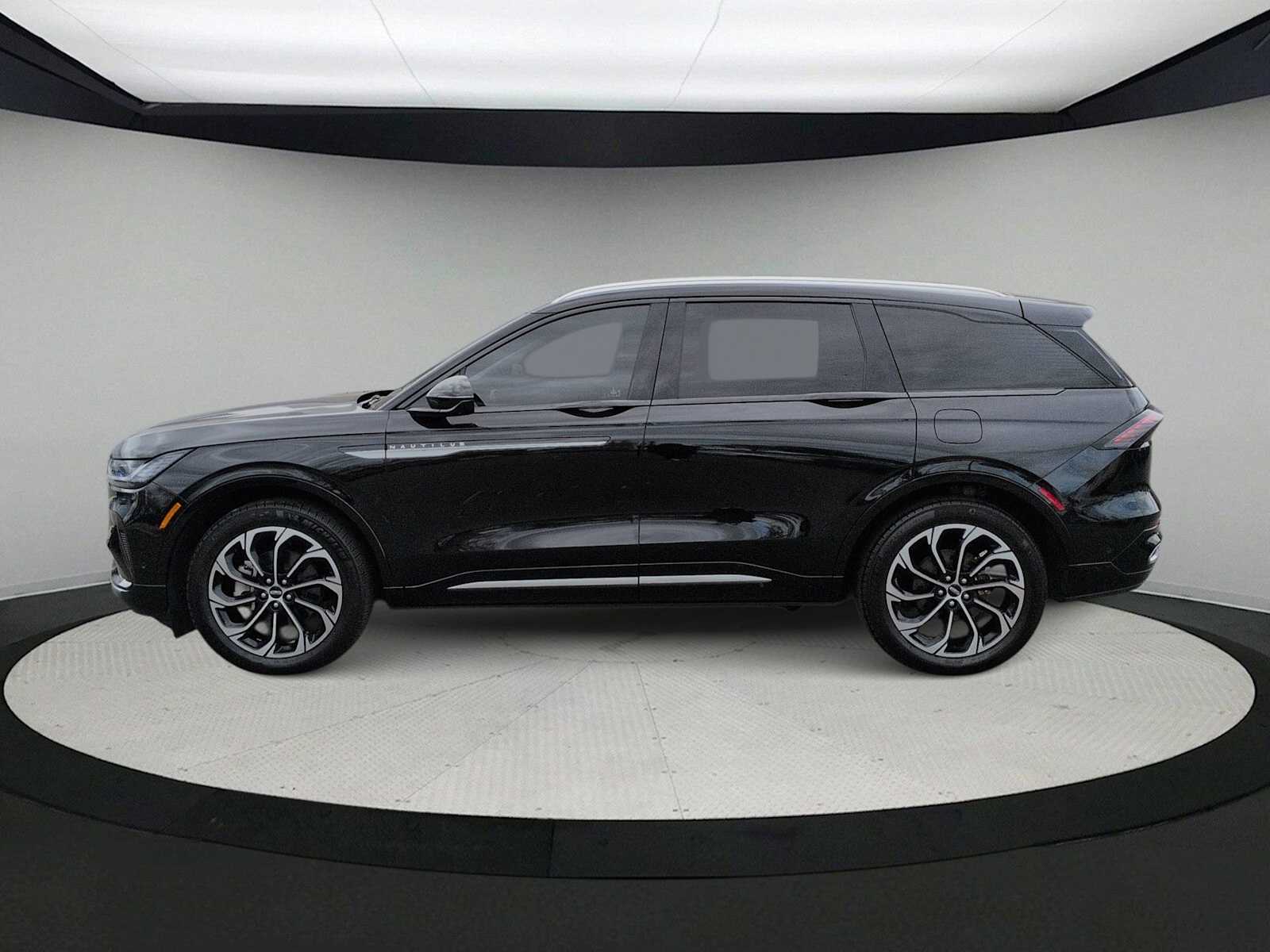 Thumbnail: 2024 Lincoln Nautilus - 5