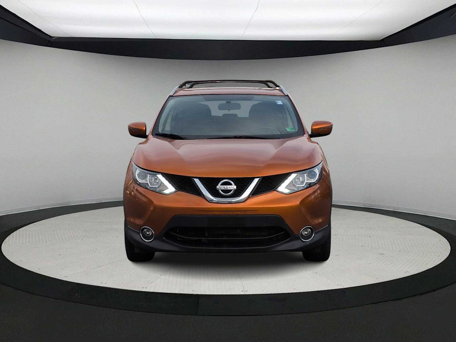 Thumbnail: 2017 Nissan Rogue Sport - 3