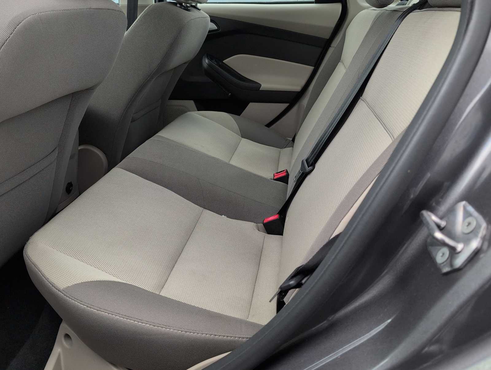 Thumbnail: 2013 Ford Focus - 18