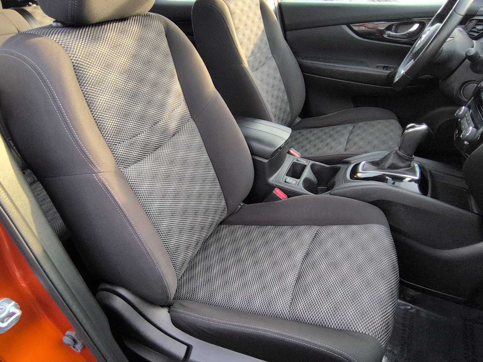 Thumbnail: 2017 Nissan Rogue Sport - 20