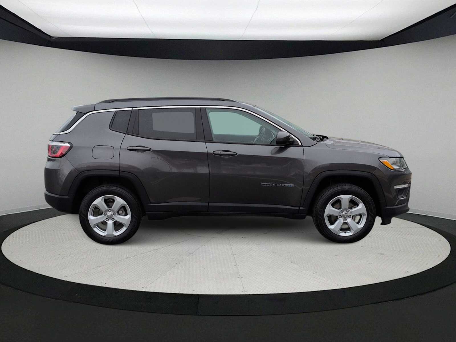 Thumbnail: 2019 Jeep Compass - 9