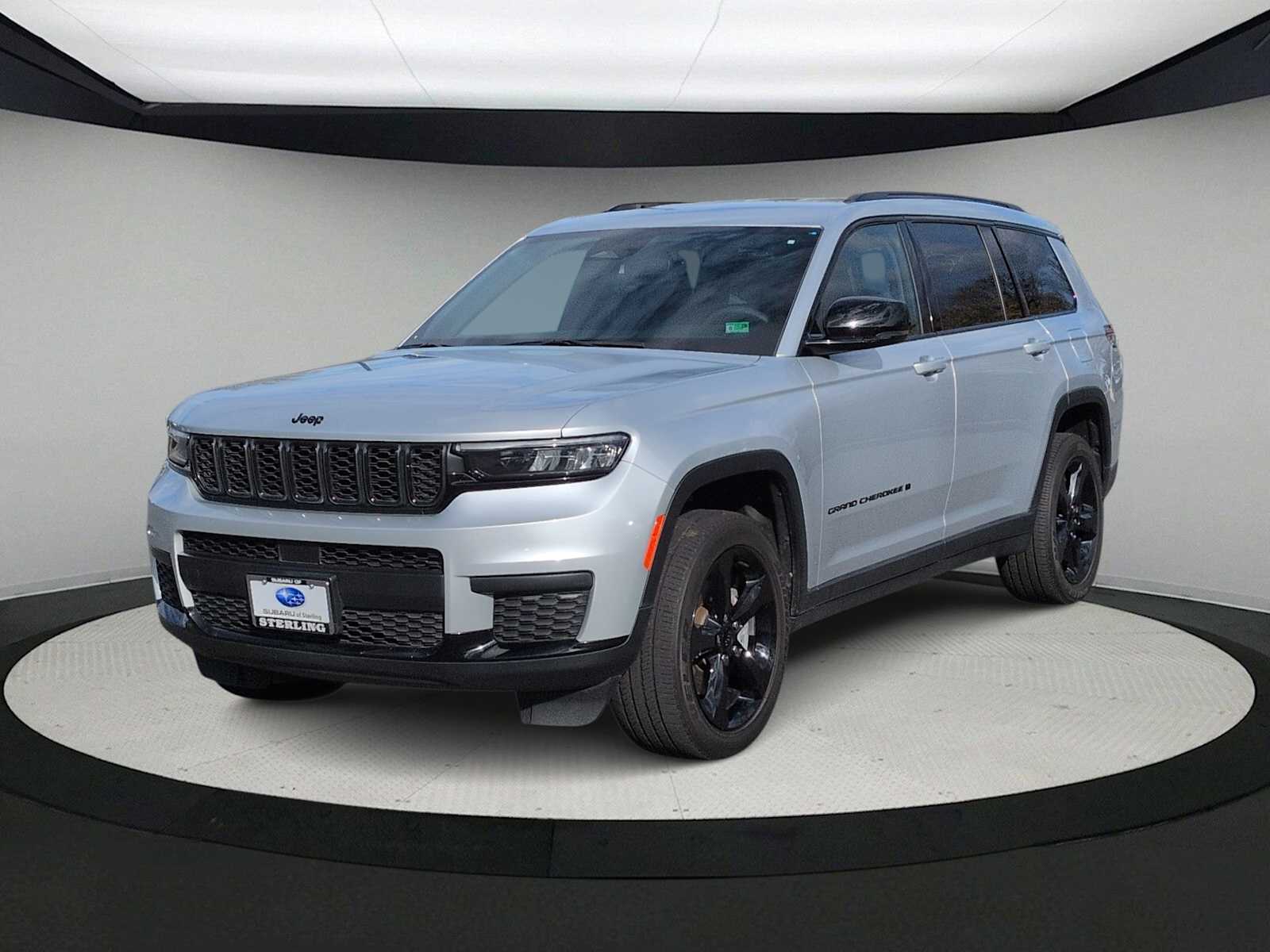 Thumbnail: 2023 Jeep Grand Cherokee L - 4