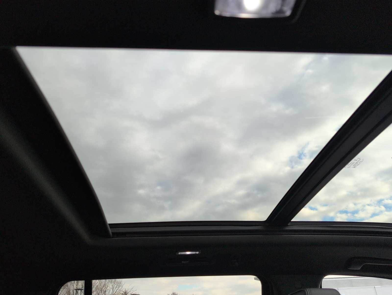 Thumbnail: 2024 GMC Yukon XL - 23