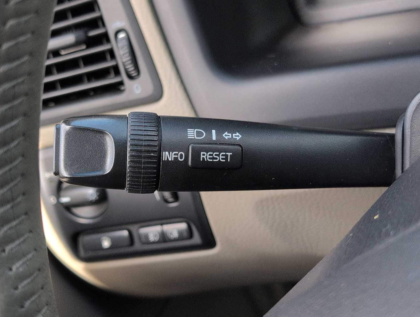 Thumbnail: 2005 Volvo XC70 - 26